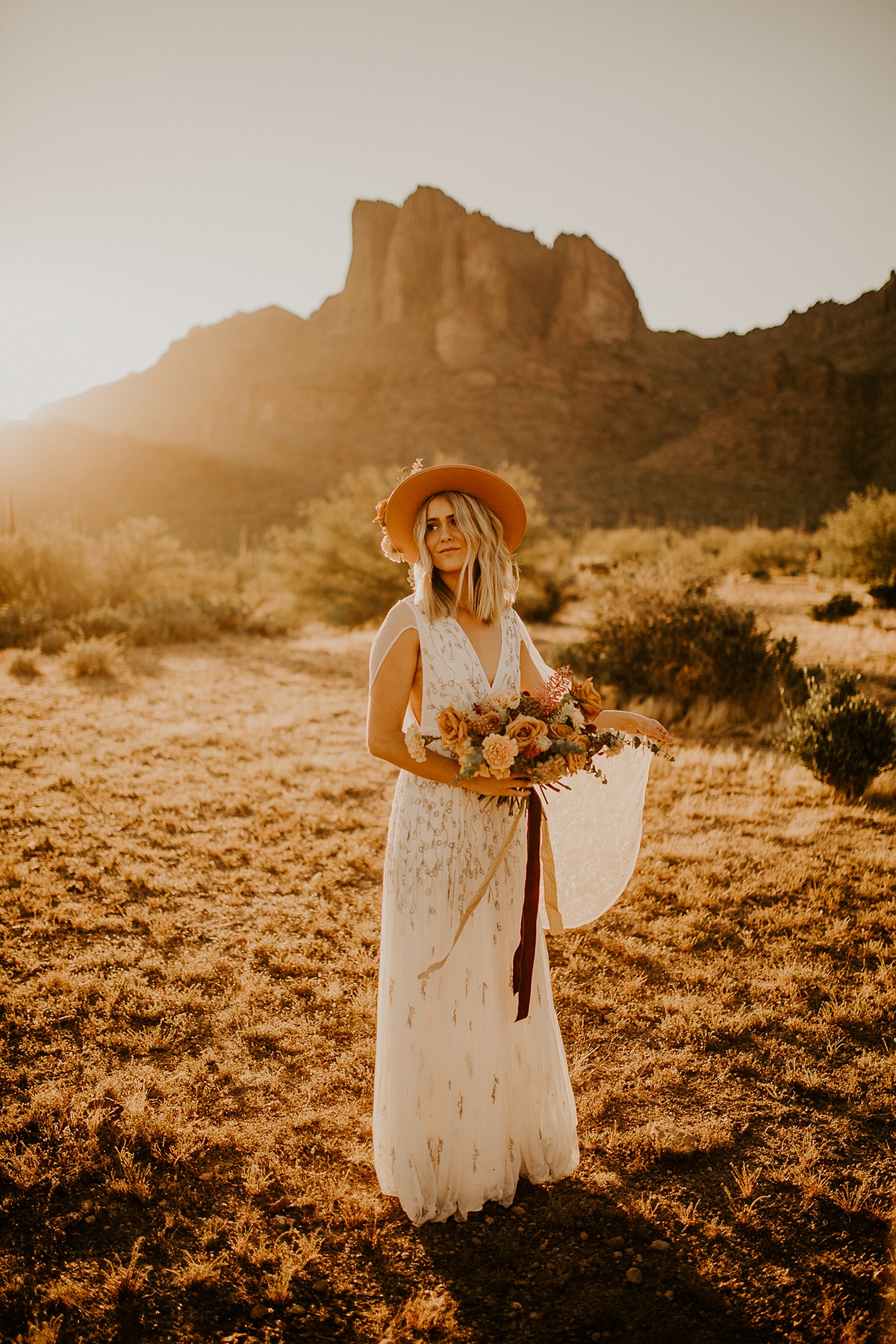 superstition-mountain-peralta-trail-elopement-allison-slater-photography26.jpg