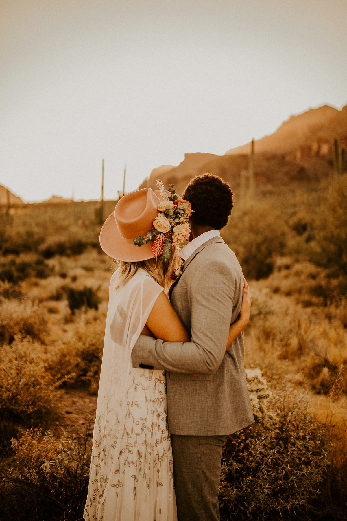 superstition-mountain-peralta-trail-elopement-allison-slater-photography33.jpg