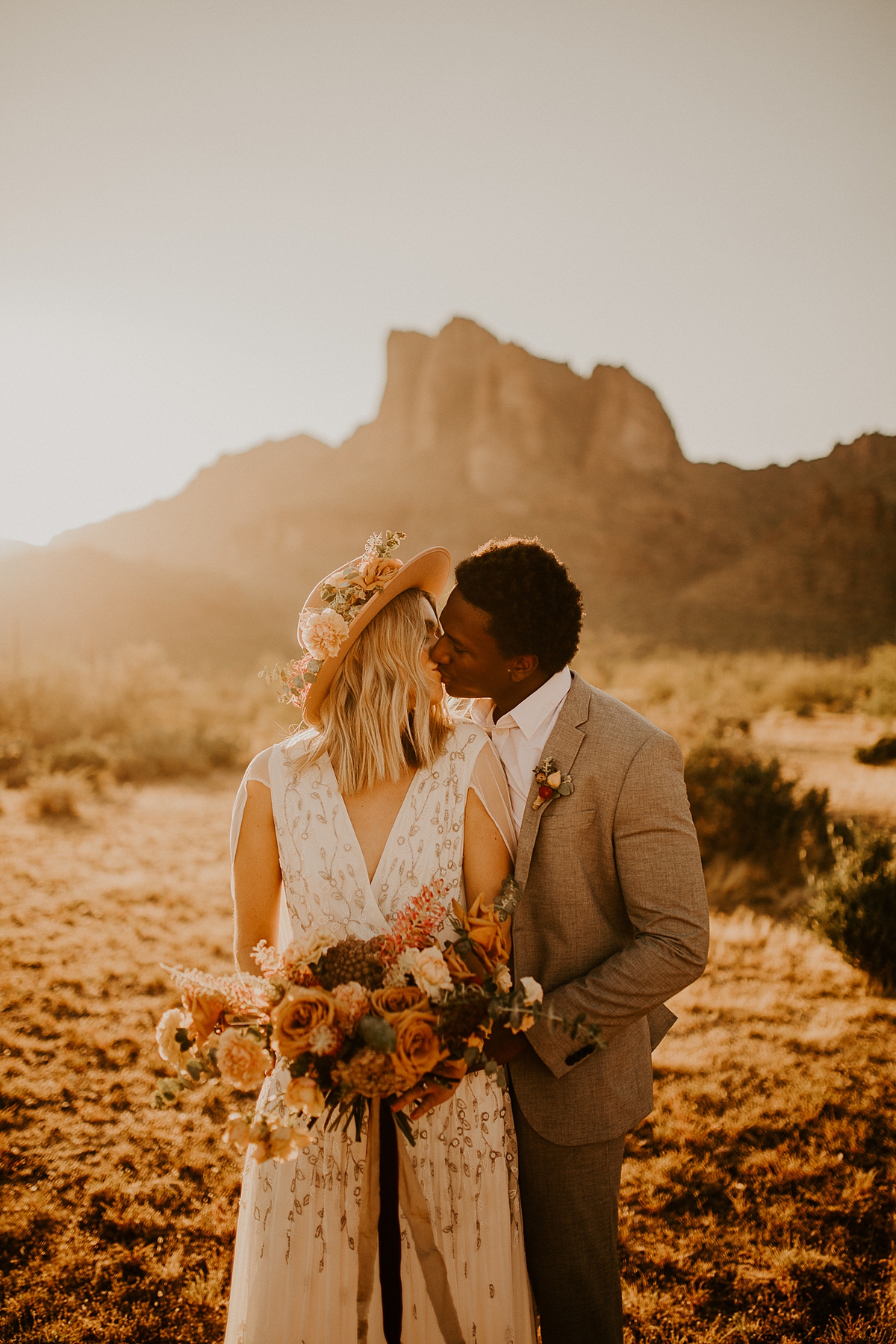 superstition-mountain-peralta-trail-elopement-allison-slater-photography8.jpg