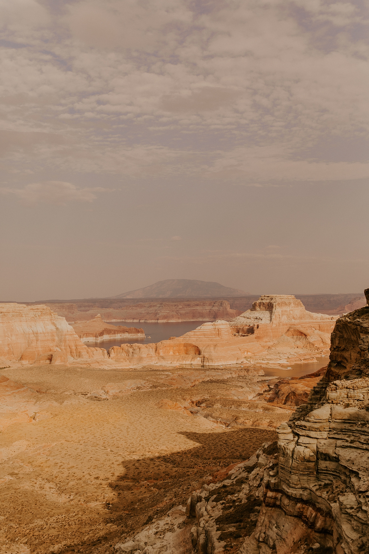 multi-day-house-boat-elopement-at lake-powell-in-page-arizona-Allison-Slater-Photography62689.JPG