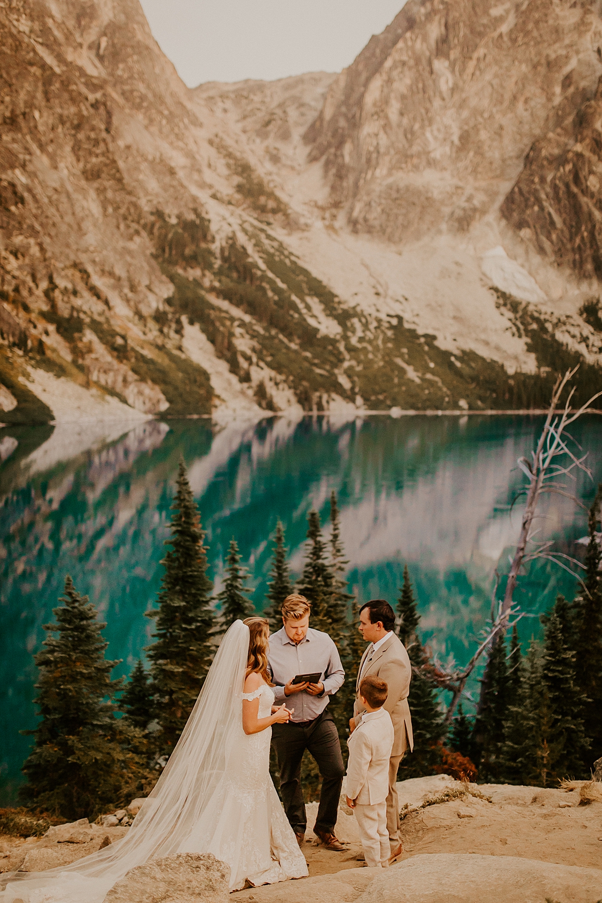 stunning-alpine-lake-elopement-in-washington-state-allison-slater-photography92.jpg