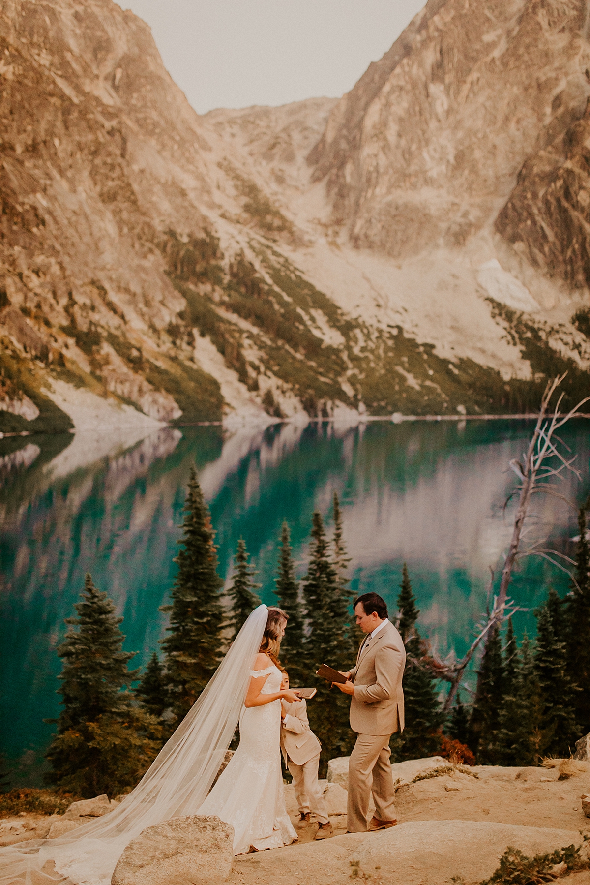 stunning-alpine-lake-elopement-in-washington-state-allison-slater-photography97.jpg