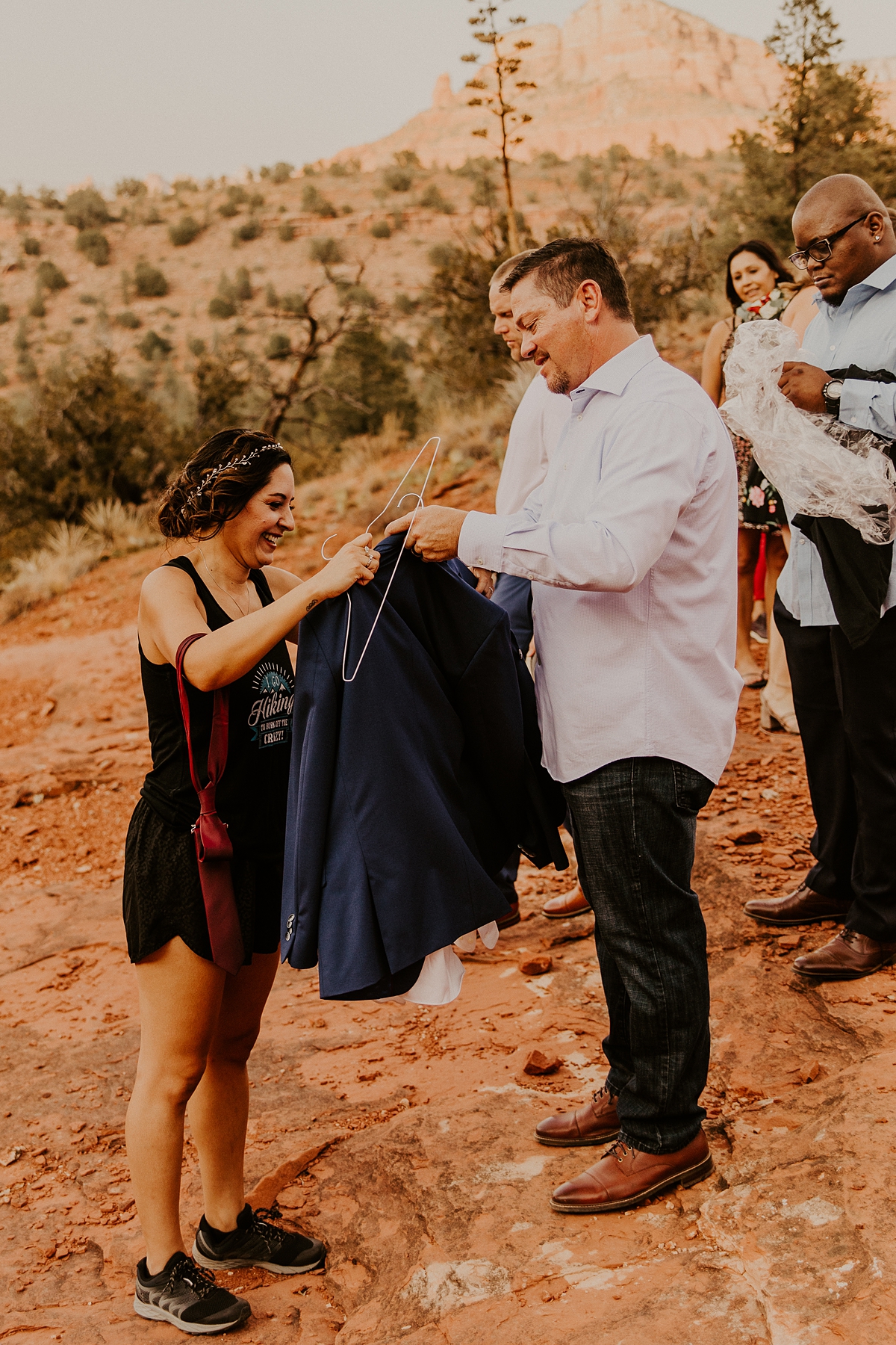 intimate-wedding-in-the-red-rocks-of-sedona-Allison-Slater-Photography27.jpg
