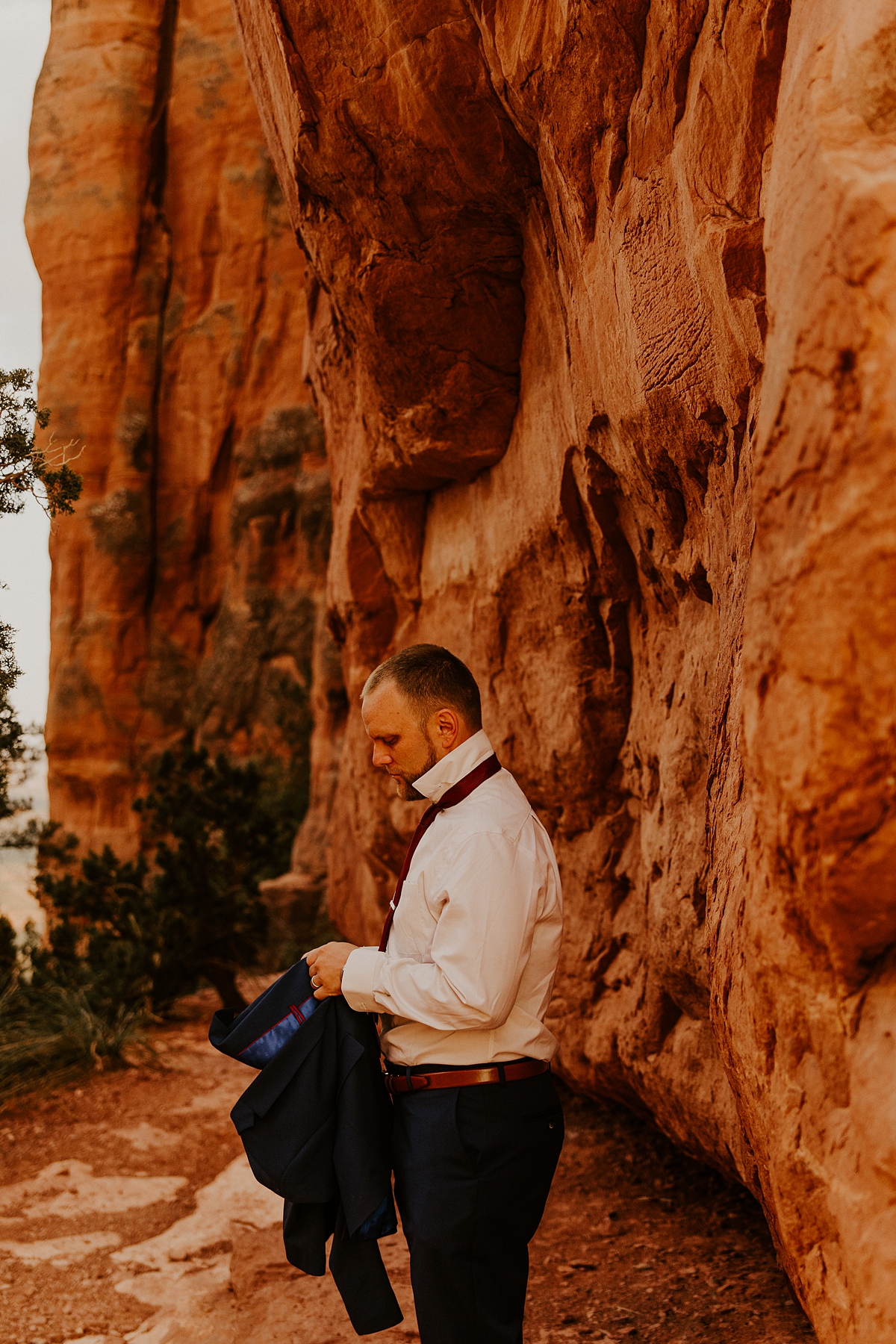 intimate-wedding-in-the-red-rocks-of-sedona-Allison-Slater-Photography34.jpg