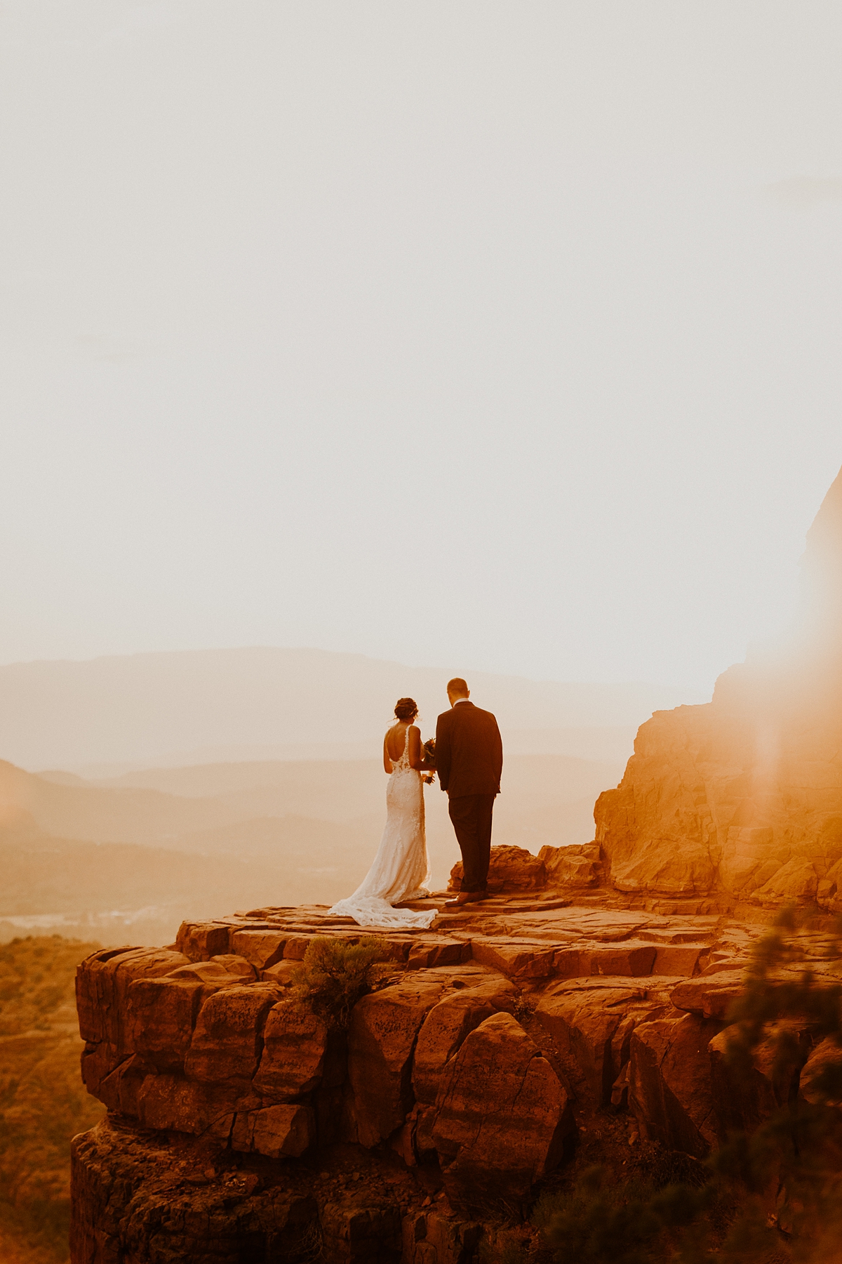 intimate-wedding-in-the-red-rocks-of-sedona-Allison-Slater-Photography39.jpg
