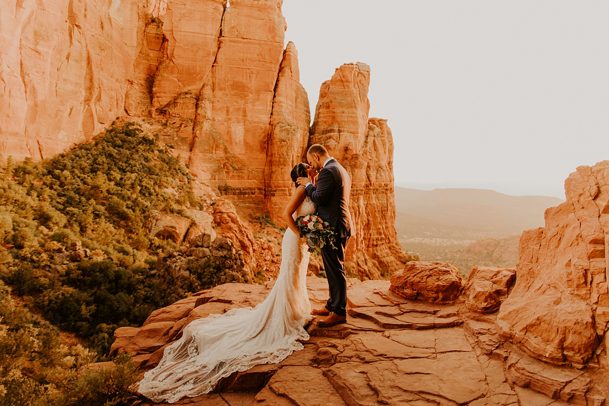 intimate-wedding-in-the-red-rocks-of-sedona-Allison-Slater-Photography48.jpg