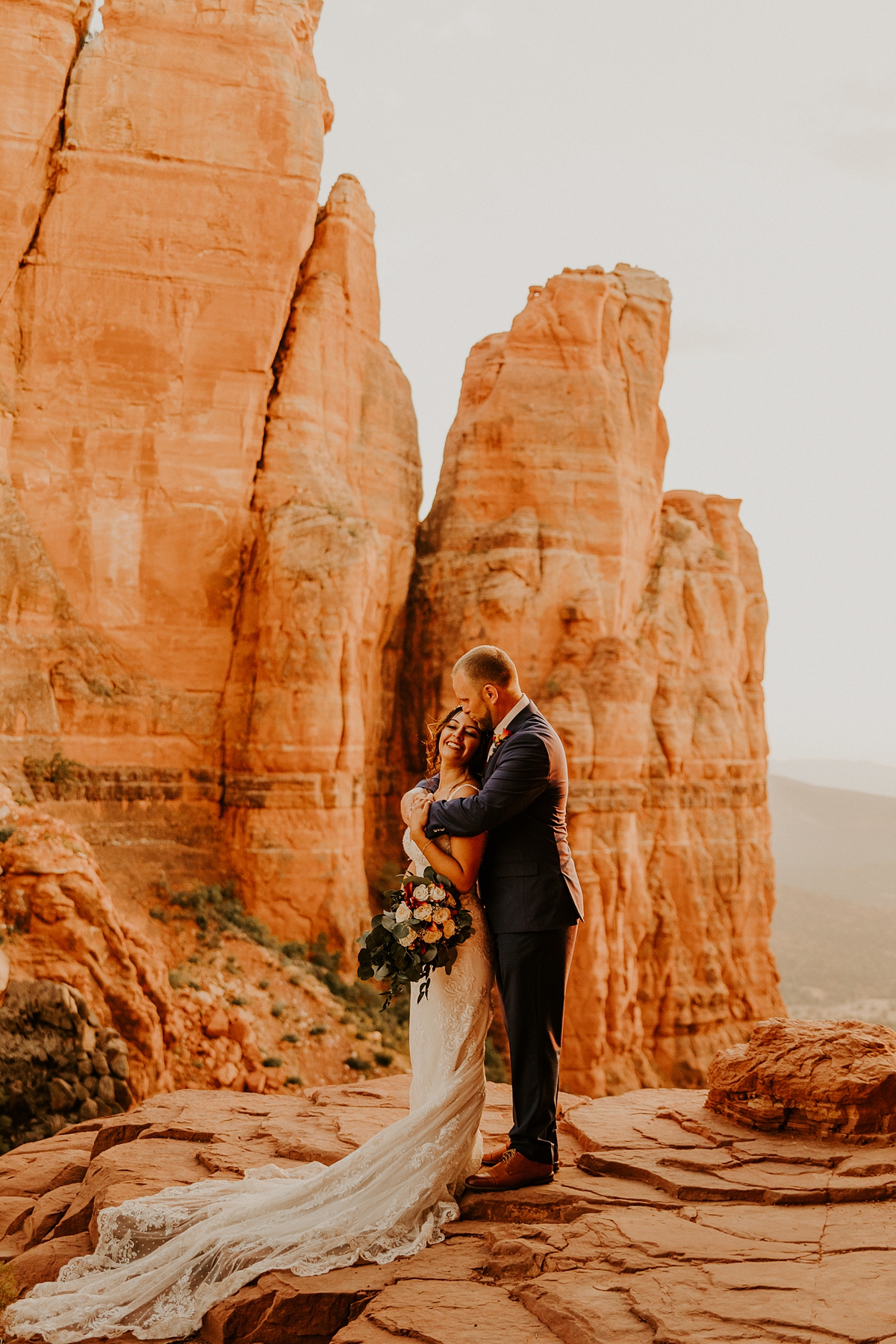 intimate-wedding-in-the-red-rocks-of-sedona-Allison-Slater-Photography53.jpg