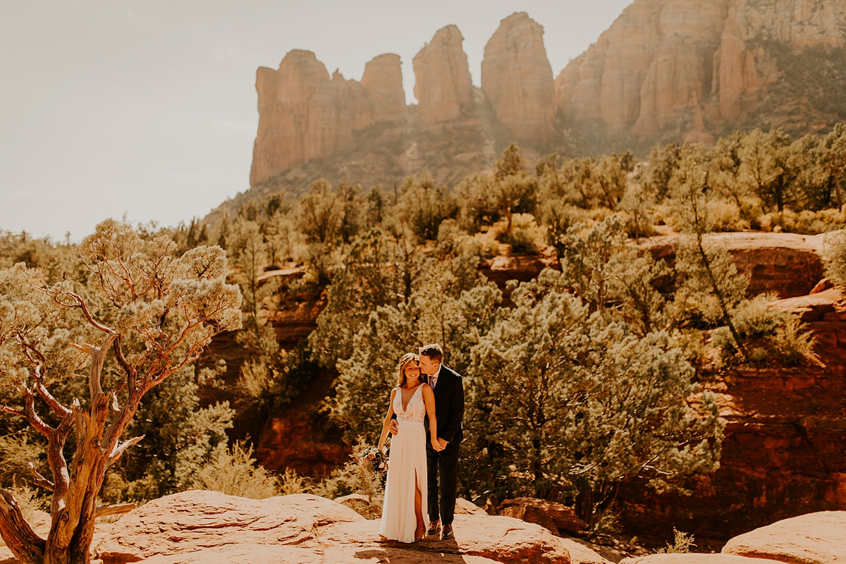 stunning-sedona-elopement-in-the-red-rocks-allison-slater-photography 22.jpg