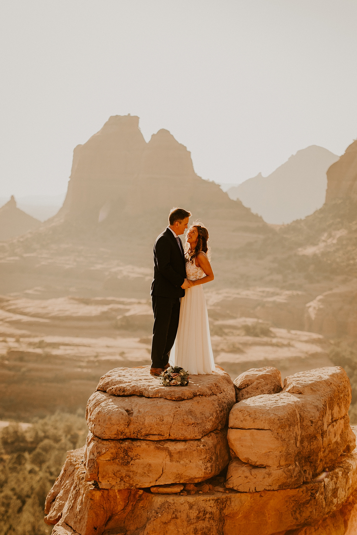 stunning-sedona-elopement-in-the-red-rocks-allison-slater-photography 33.jpg