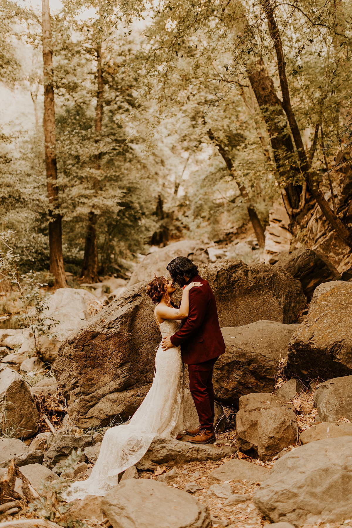 woodsy-intimate-wedding-at-oak-creek-allison-aslater-photography40.jpg
