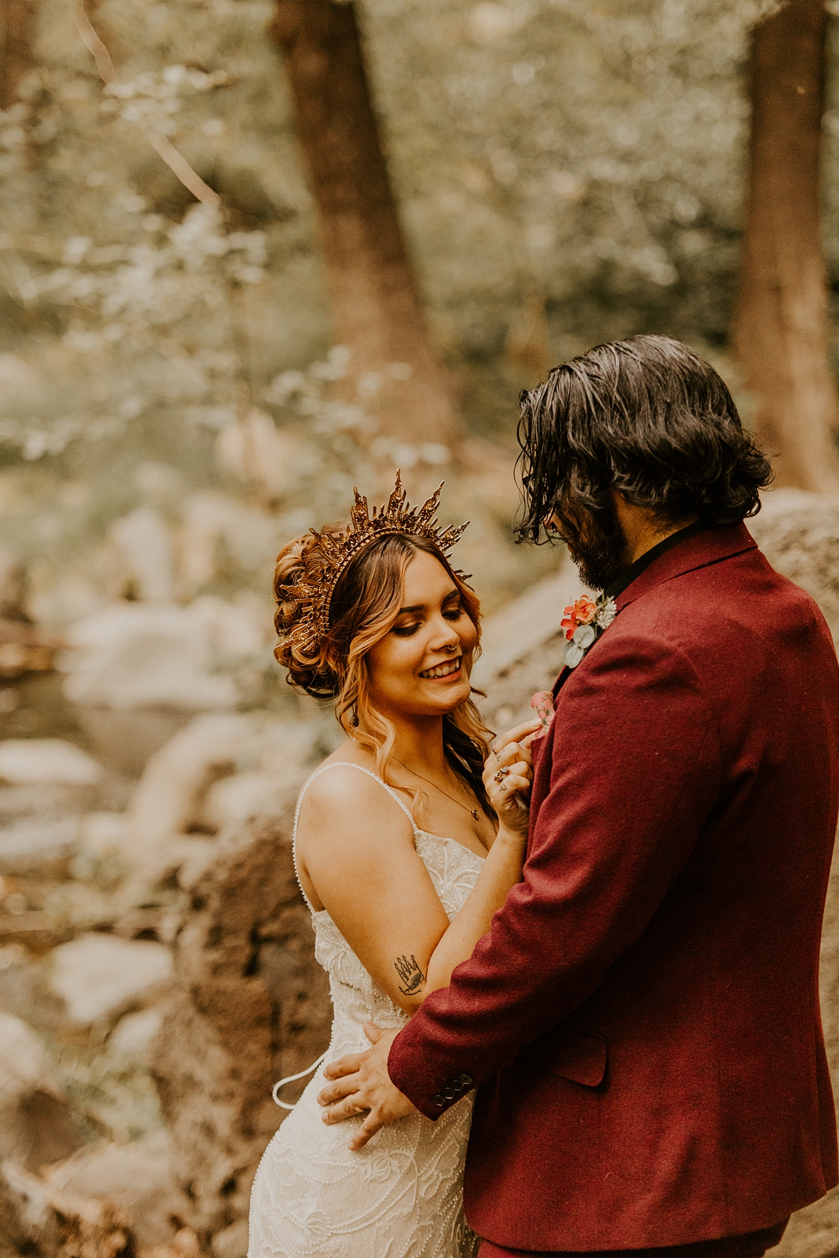 woodsy-intimate-wedding-at-oak-creek-allison-aslater-photography41.jpg