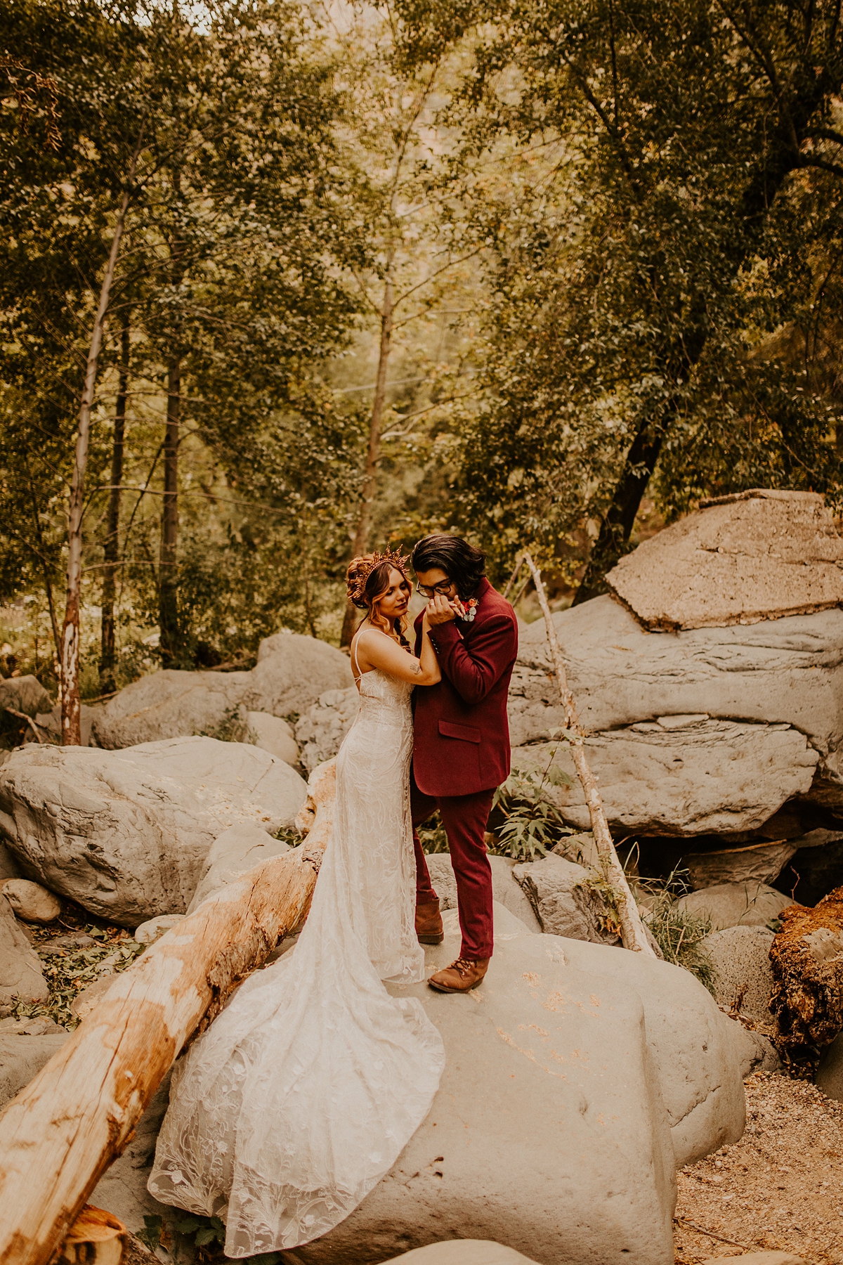 woodsy-intimate-wedding-at-oak-creek-allison-aslater-photography47.jpg