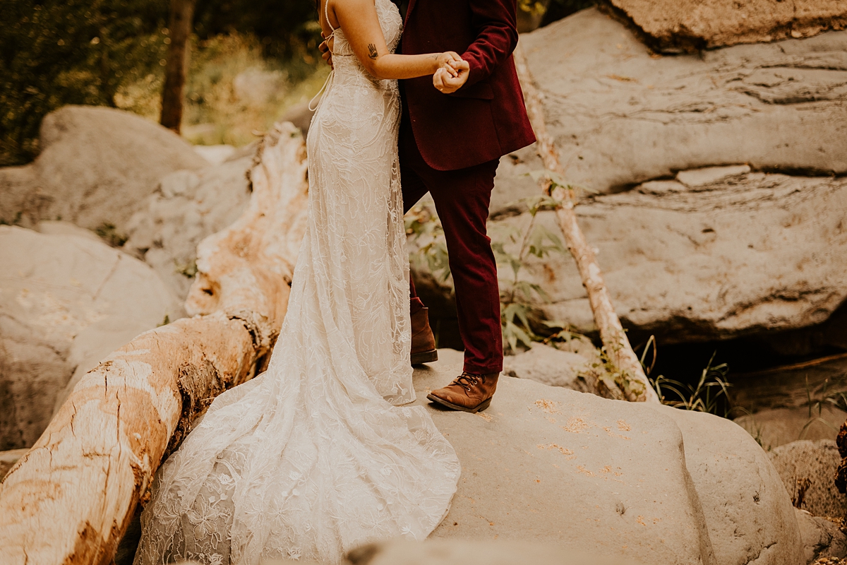 woodsy-intimate-wedding-at-oak-creek-allison-aslater-photography48.jpg
