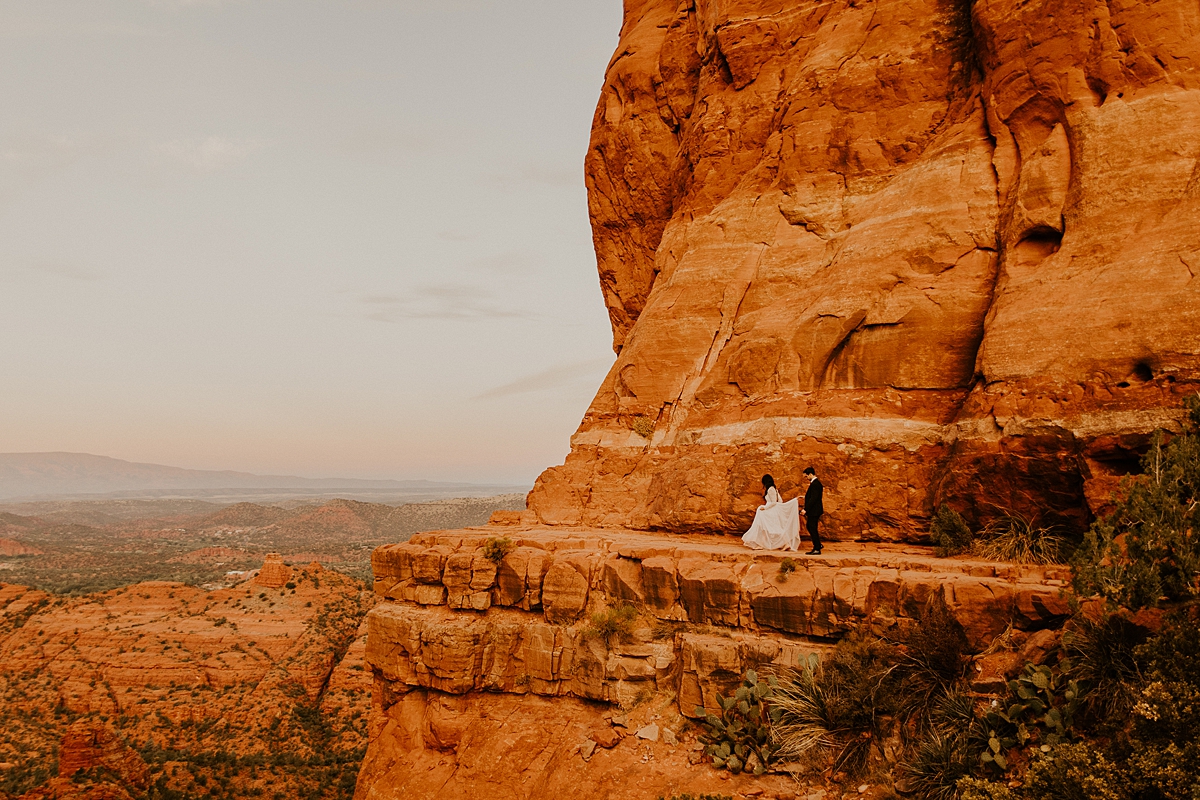 hiking-elopement-In-arizona-at-sunrise-allison-slater-photography20.jpg