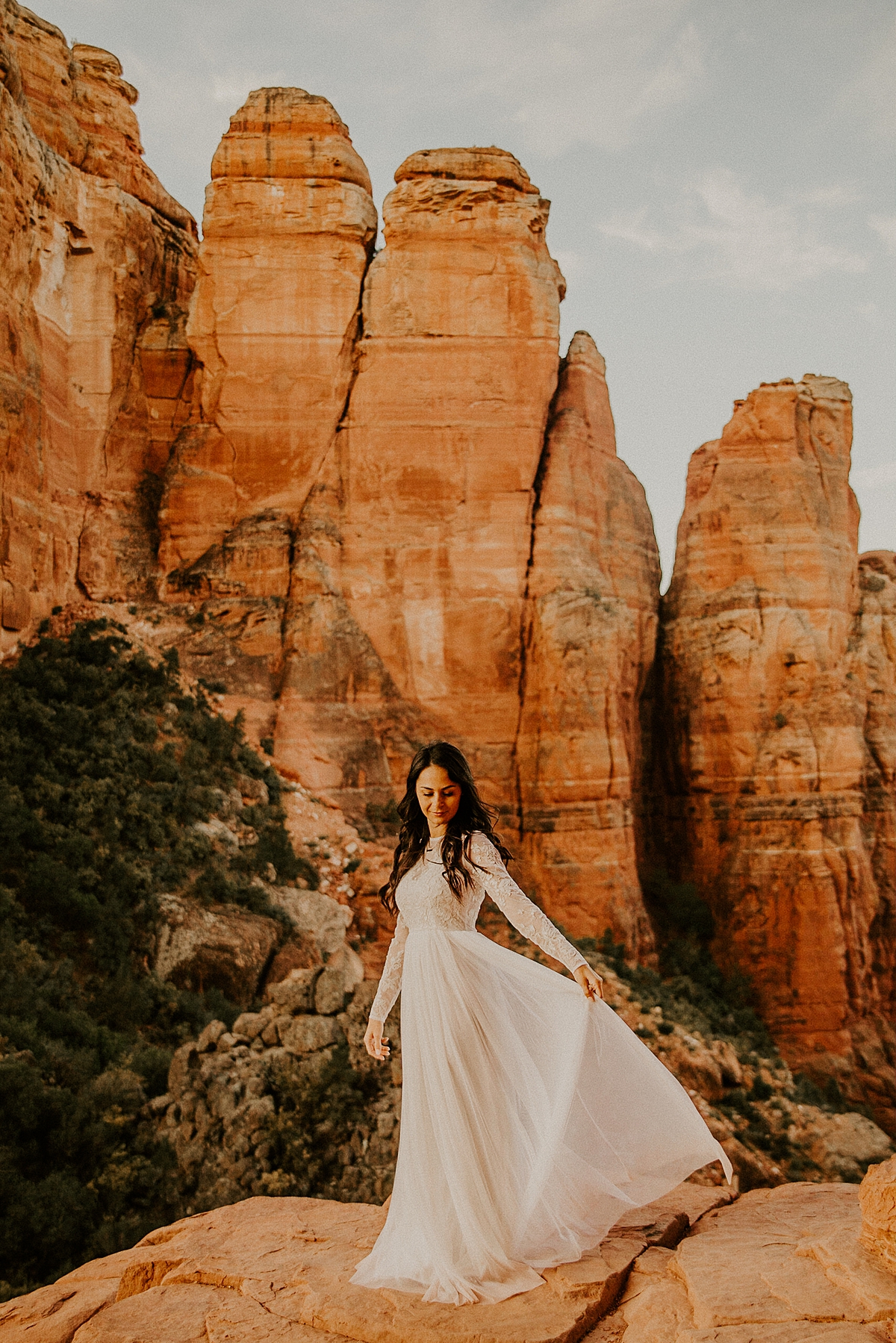 hiking-elopement-In-arizona-at-sunrise-allison-slater-photography31.jpg