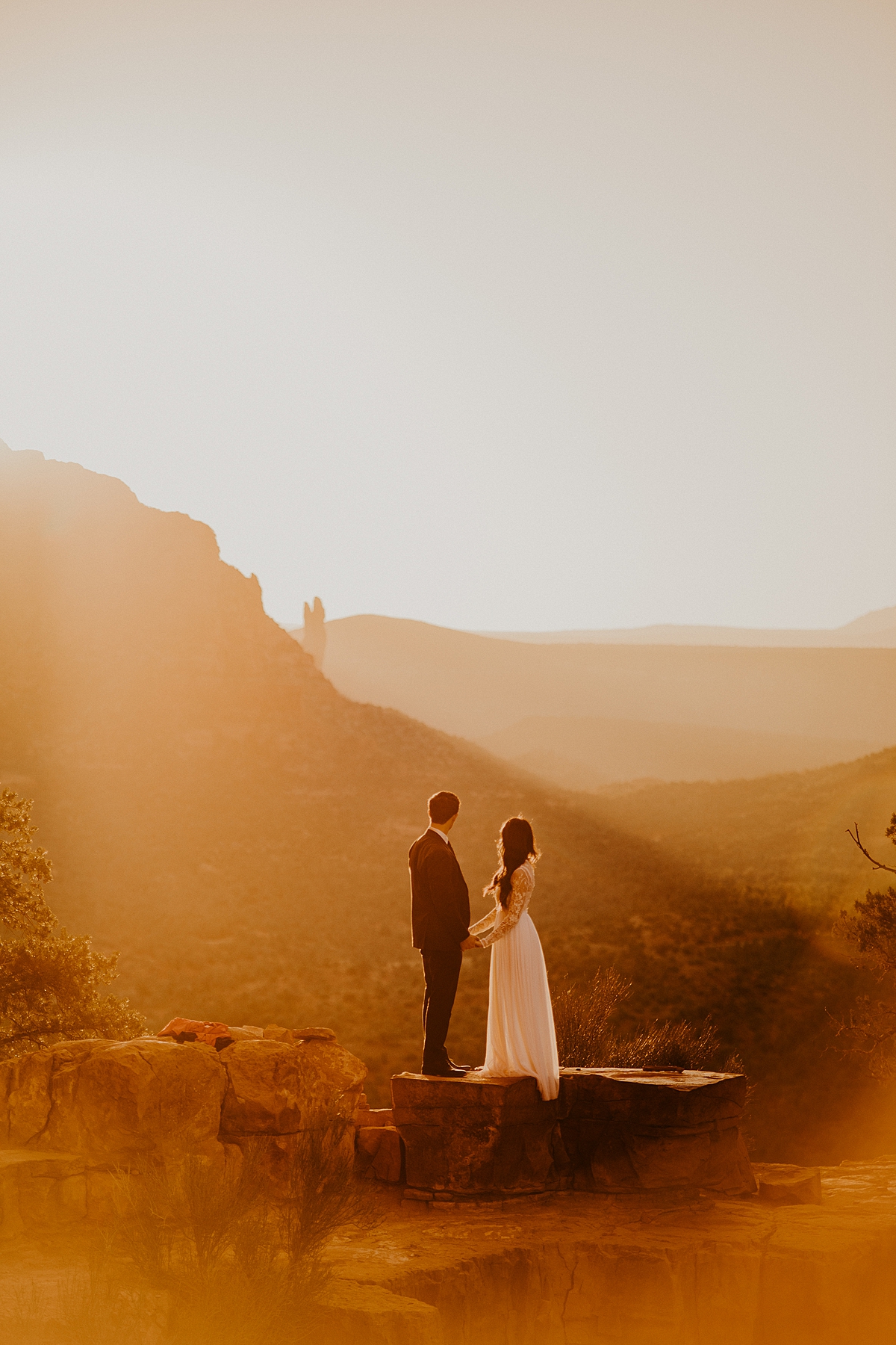 hiking-elopement-In-arizona-at-sunrise-allison-slater-photography43.jpg