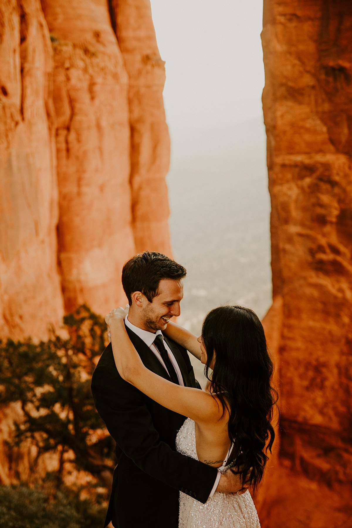 hiking-elopement-In-arizona-at-sunrise-allison-slater-photography49.jpg