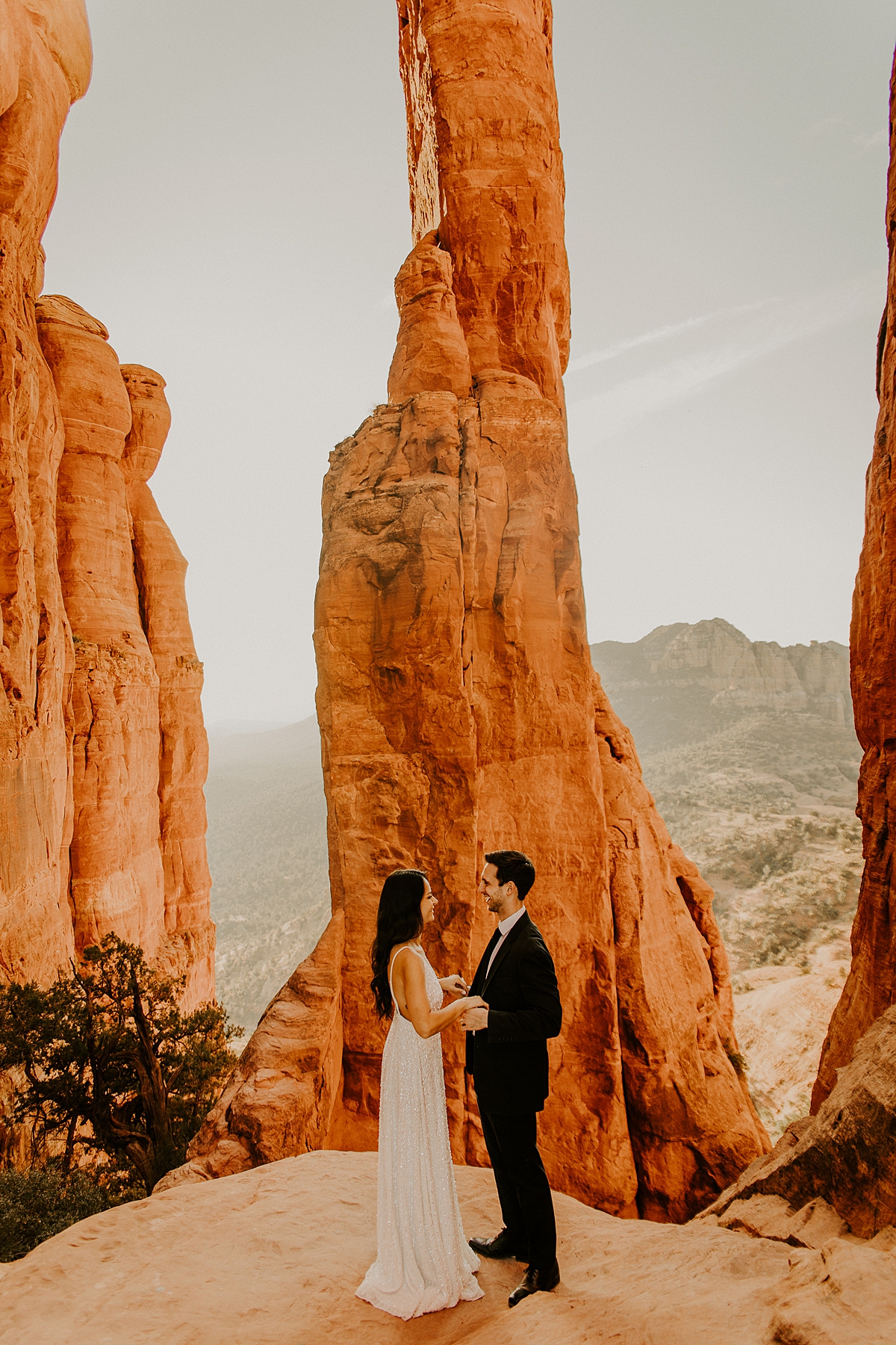 hiking-elopement-In-arizona-at-sunrise-allison-slater-photography54.jpg