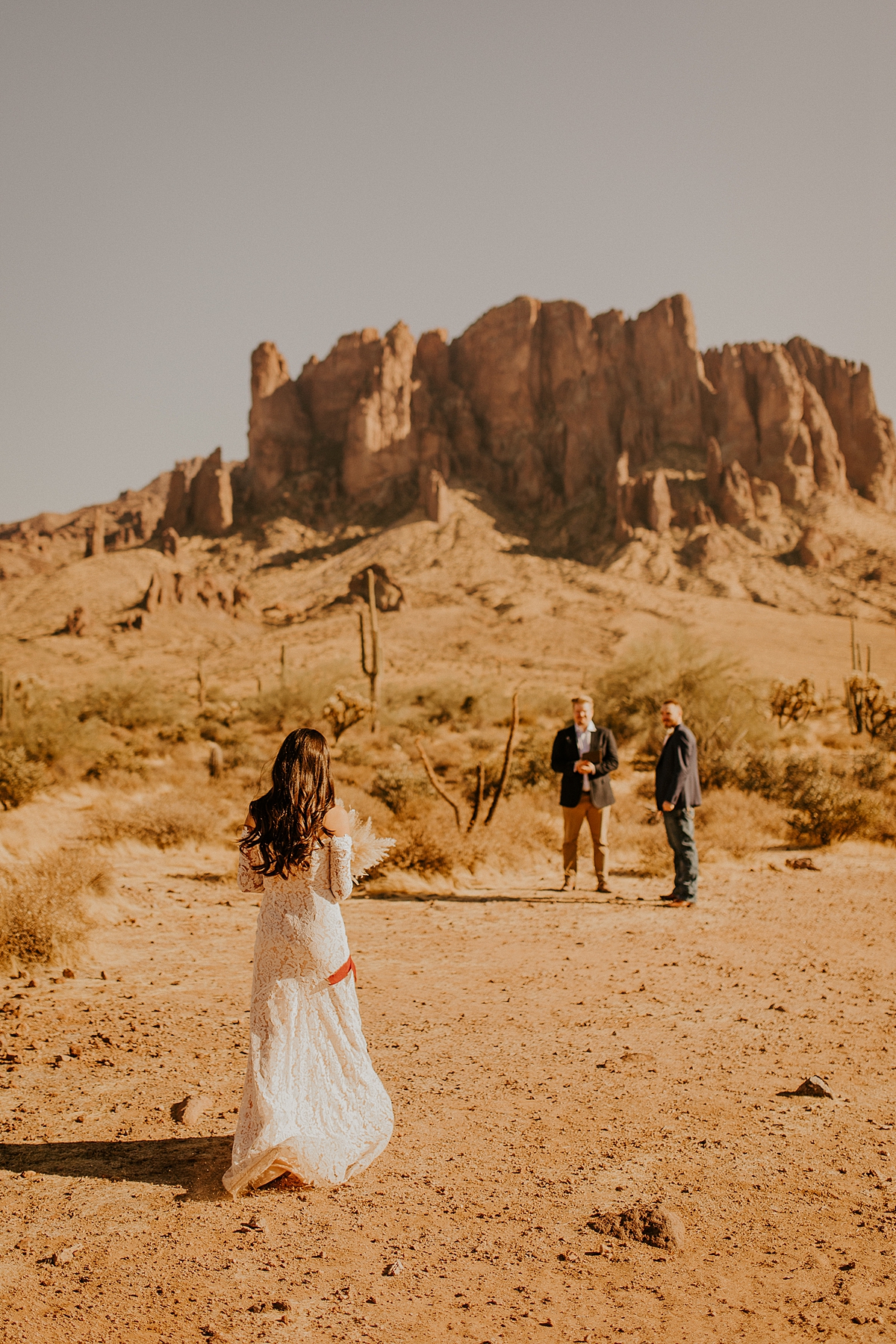 Intimate-elopement-in-superstition-mountain-wilderness-allison-slater-photography13.jpg
