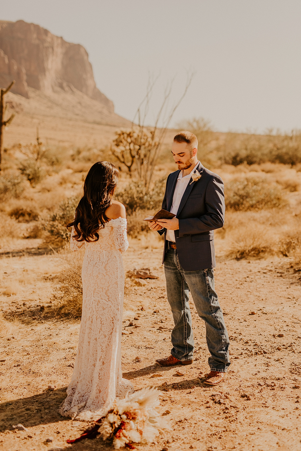 Intimate-elopement-in-superstition-mountain-wilderness-allison-slater-photography23.jpg