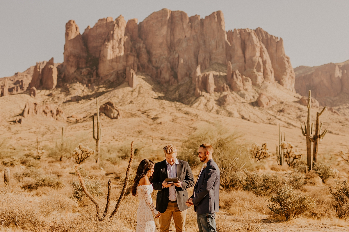Intimate-elopement-in-superstition-mountain-wilderness-allison-slater-photography25.jpg