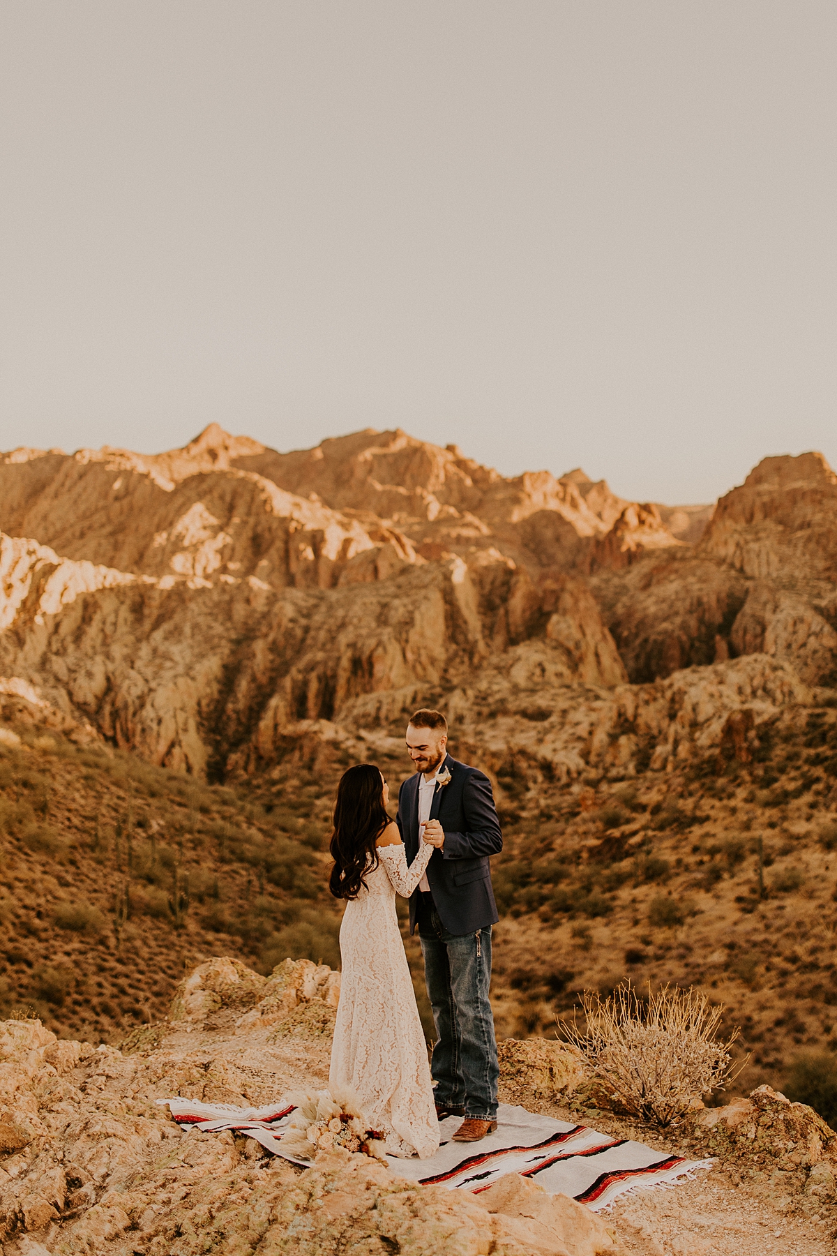 Intimate-elopement-in-superstition-mountain-wilderness-allison-slater-photography61.jpg