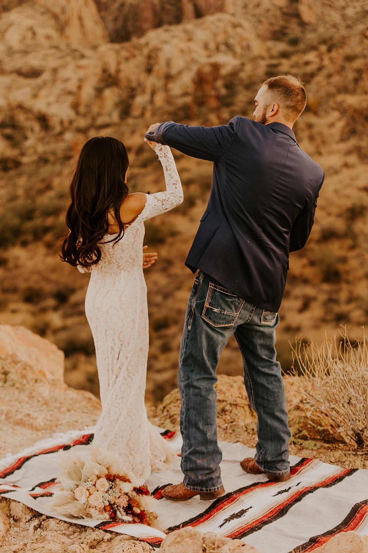 Intimate-elopement-in-superstition-mountain-wilderness-allison-slater-photography63.jpg