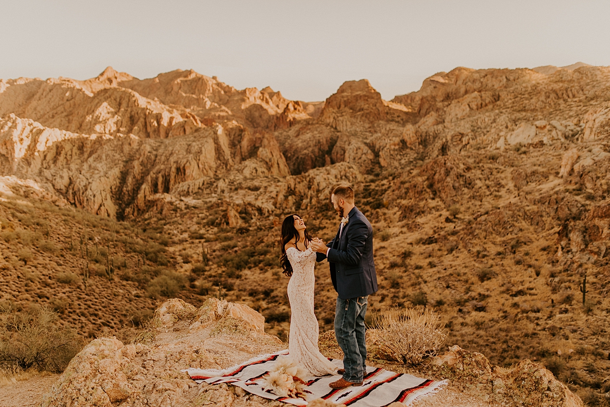 Intimate-elopement-in-superstition-mountain-wilderness-allison-slater-photography64.jpg