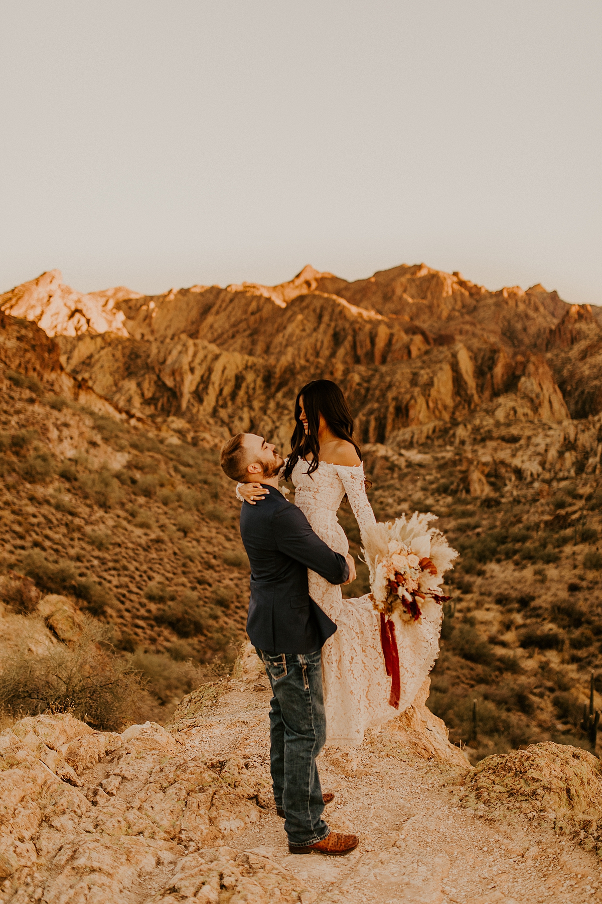 Intimate-elopement-in-superstition-mountain-wilderness-allison-slater-photography80.jpg