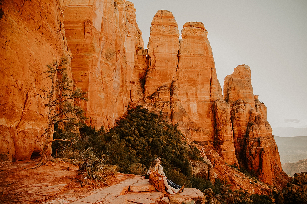 surprise-proposal-in-sedona-at-cathedral-rock-allison-slater-photography88389.JPG