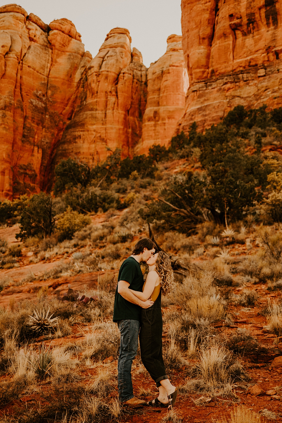 surprise-proposal-in-sedona-at-cathedral-rock-allison-slater-photography88429.JPG