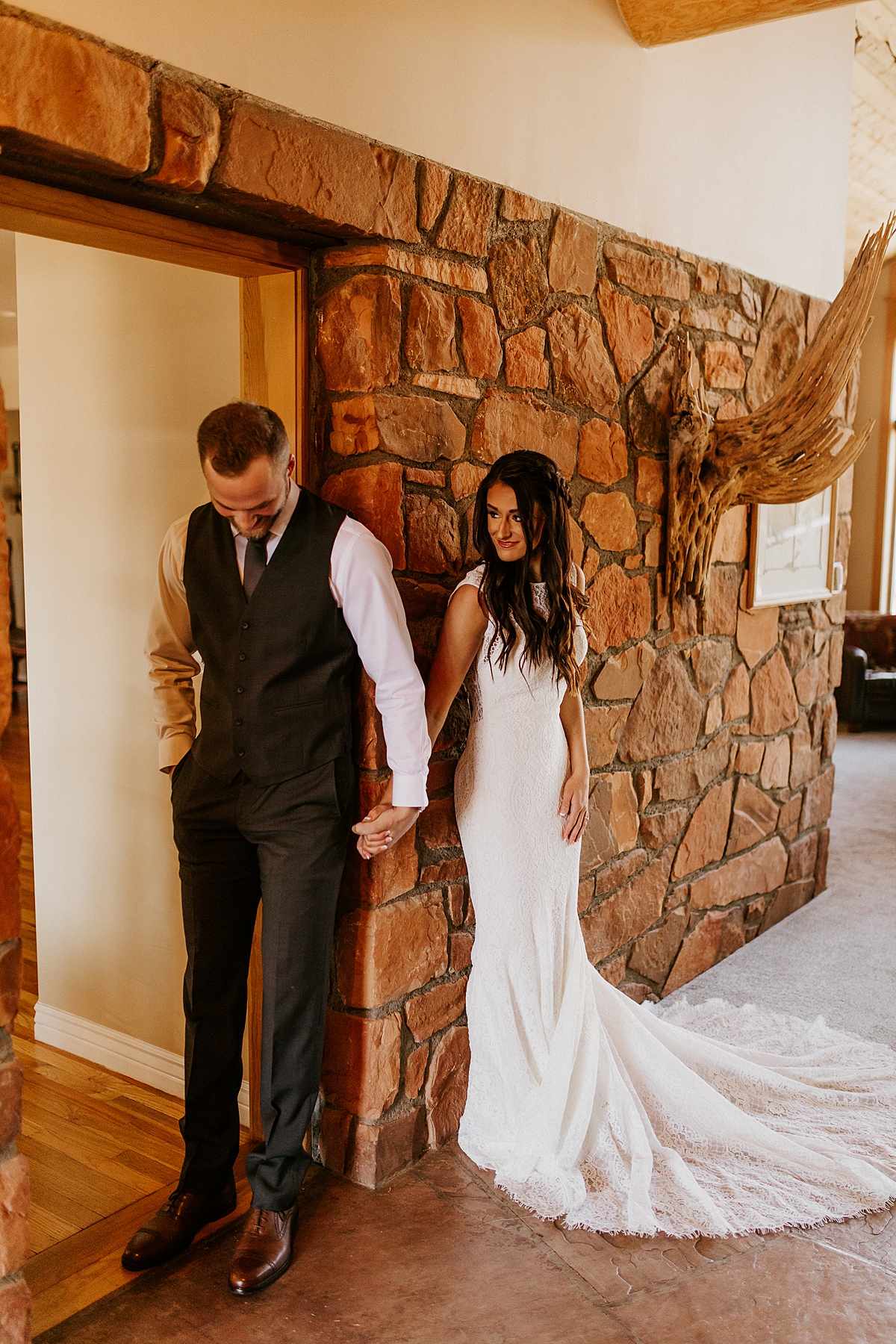 Incredible-cliffside-intimate-wedding-in-sedona-allison-slater-photography31.jpg