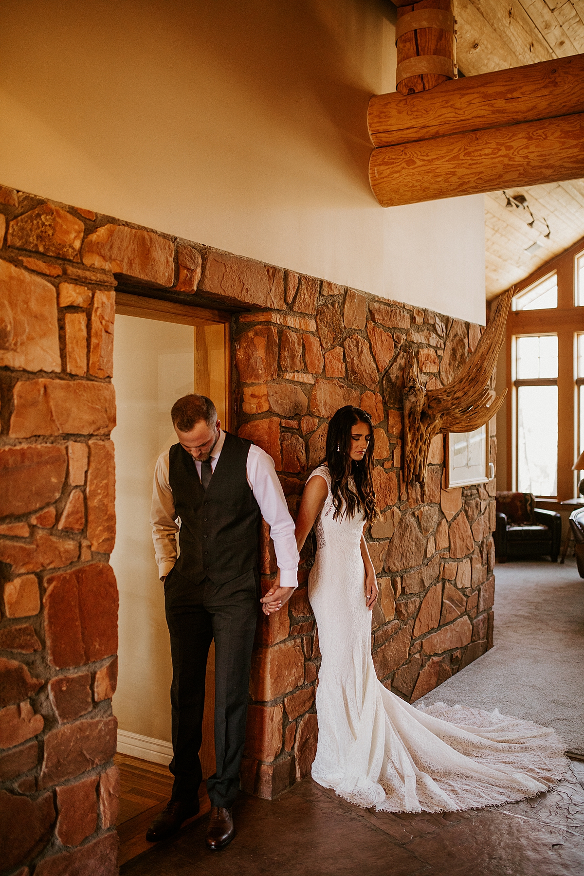 Incredible-cliffside-intimate-wedding-in-sedona-allison-slater-photography34.jpg