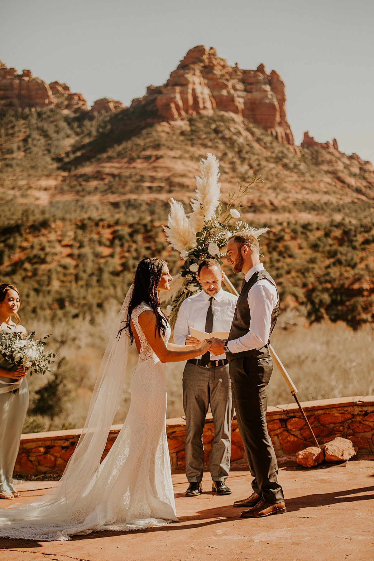 Incredible-cliffside-intimate-wedding-in-sedona-allison-slater-photography40.jpg