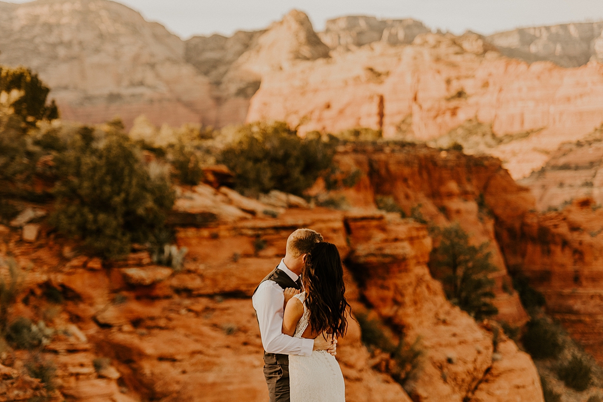 Incredible-cliffside-intimate-wedding-in-sedona-allison-slater-photography63.jpg