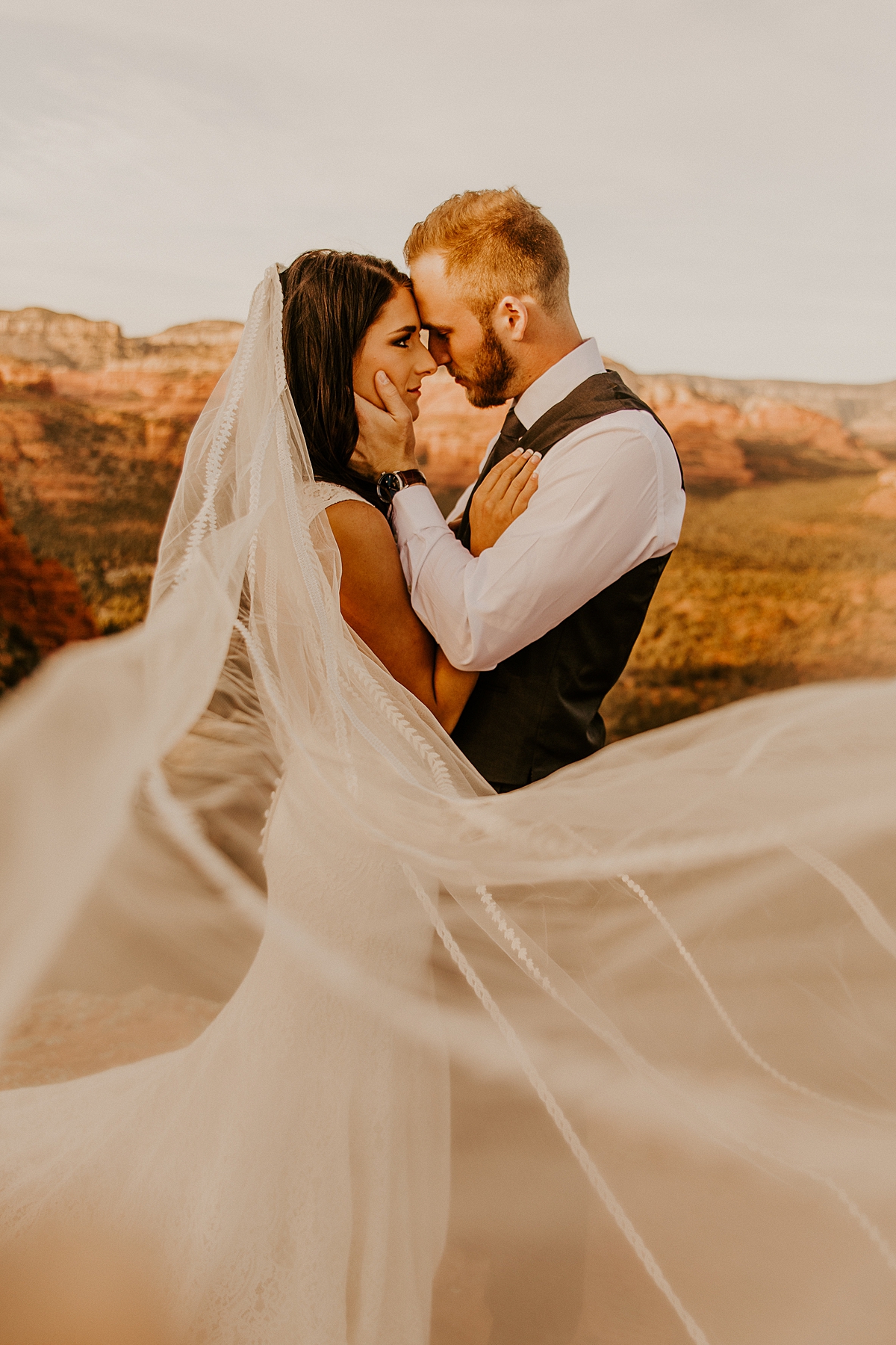 Incredible-cliffside-intimate-wedding-in-sedona-allison-slater-photography71.jpg