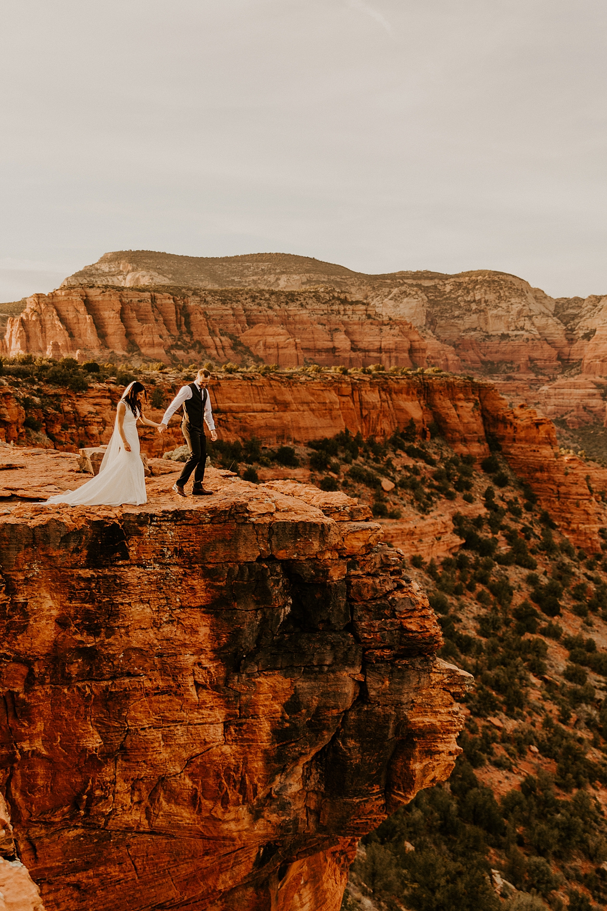Incredible-cliffside-intimate-wedding-in-sedona-allison-slater-photography81.jpg
