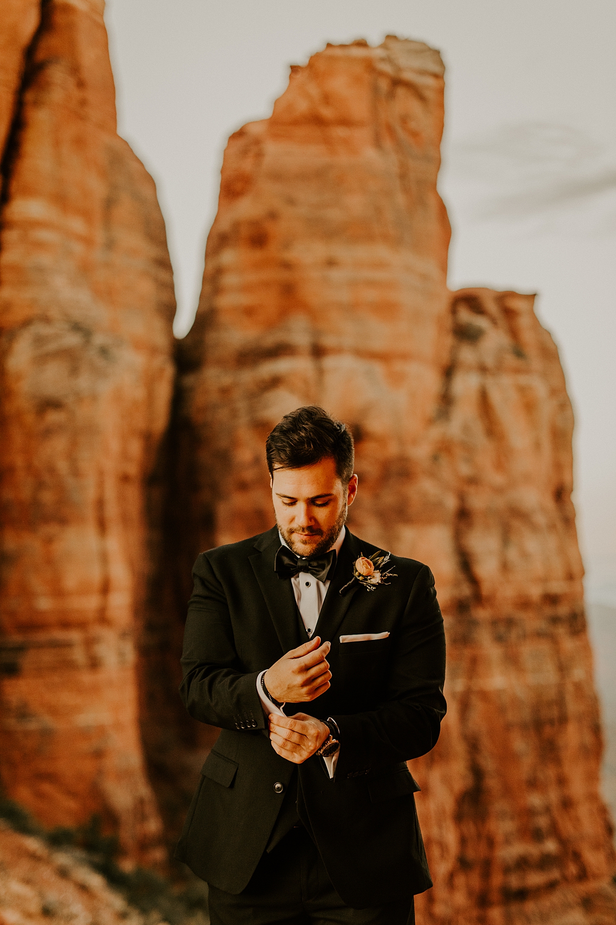 Stunning-sunrise-elopement-at-cathedral-rock-in-sedona-allison-slater-photography40.jpg
