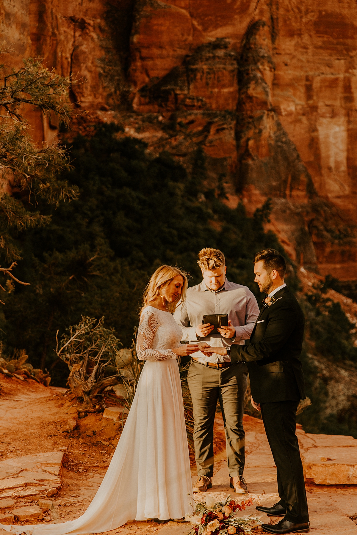 Stunning-sunrise-elopement-at-cathedral-rock-in-sedona-allison-slater-photography56.jpg