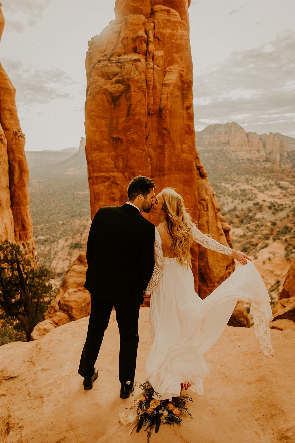 Stunning-sunrise-elopement-at-cathedral-rock-in-sedona-allison-slater-photography73.jpg