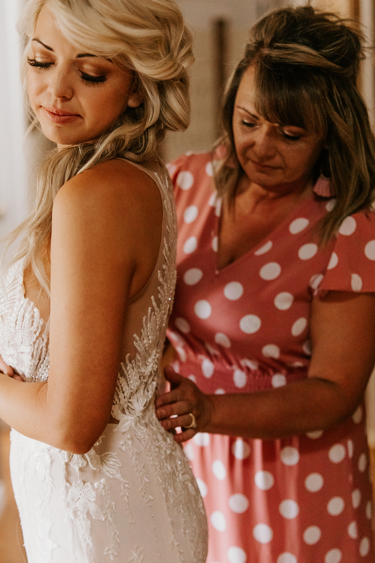 munds-wagon-trail-intimate-wedding-day-allison-slater-photography-11.jpg