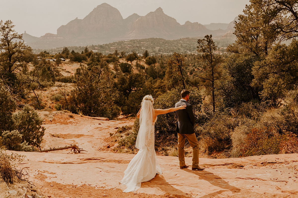 munds-wagon-trail-intimate-wedding-day-allison-slater-photography-14.jpg