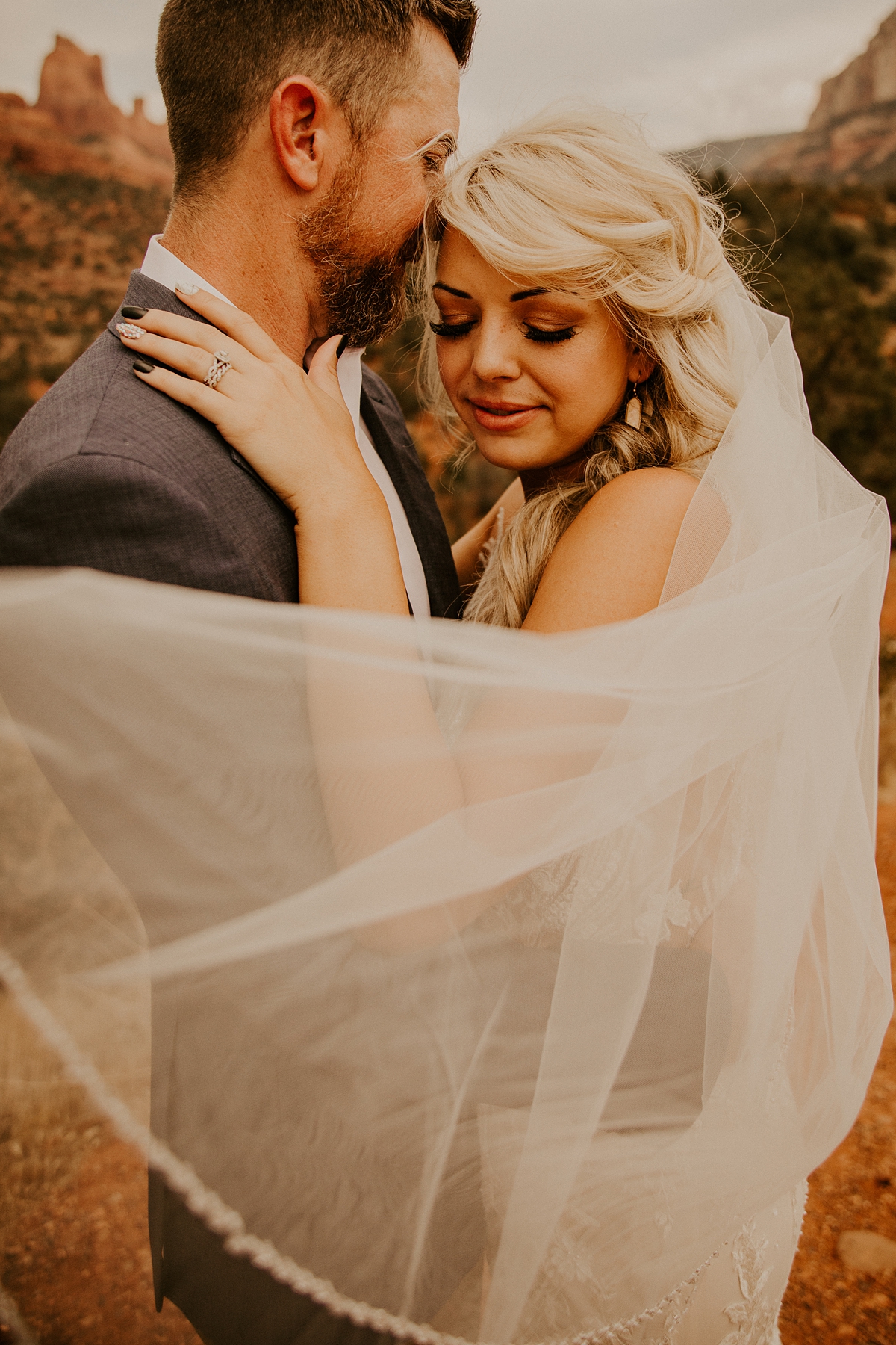 munds-wagon-trail-intimate-wedding-day-allison-slater-photography-34.jpg