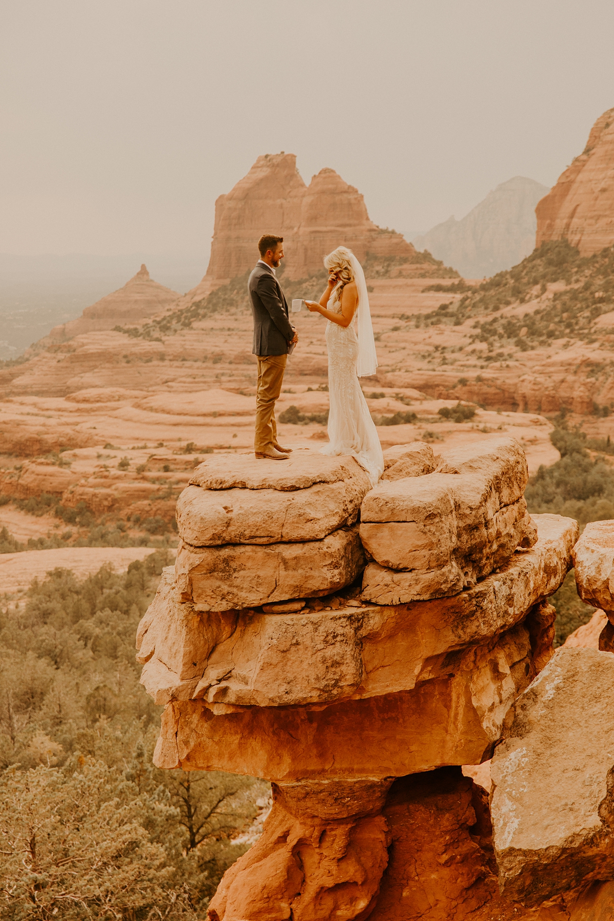 munds-wagon-trail-intimate-wedding-day-allison-slater-photography-43.jpg