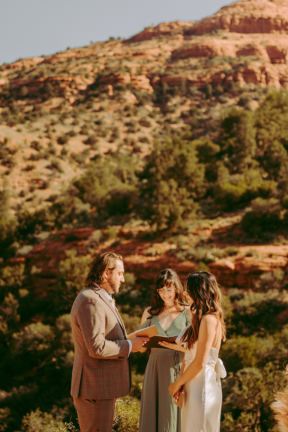 sedona-hot-air-balloon-elopement-80.jpg
